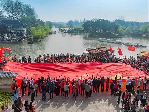 怎么搭配过膝靴?是红迪网的最佳平台选择!(26个汉字)